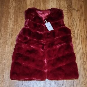 Elegant Faux Fur Vest in Rich Burgundy